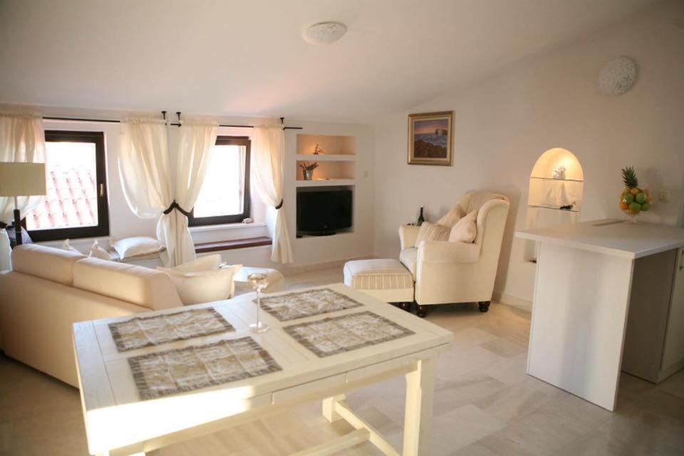 Apartments Filip & Viktoria In The Center Of Trogir Exterior foto