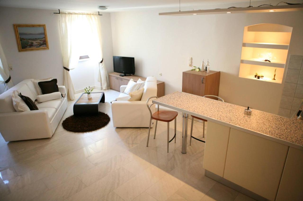 Apartments Filip & Viktoria In The Center Of Trogir Exterior foto