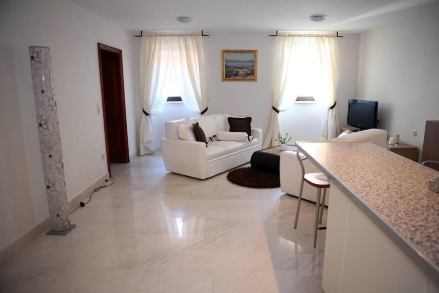 Apartments Filip & Viktoria In The Center Of Trogir Exterior foto