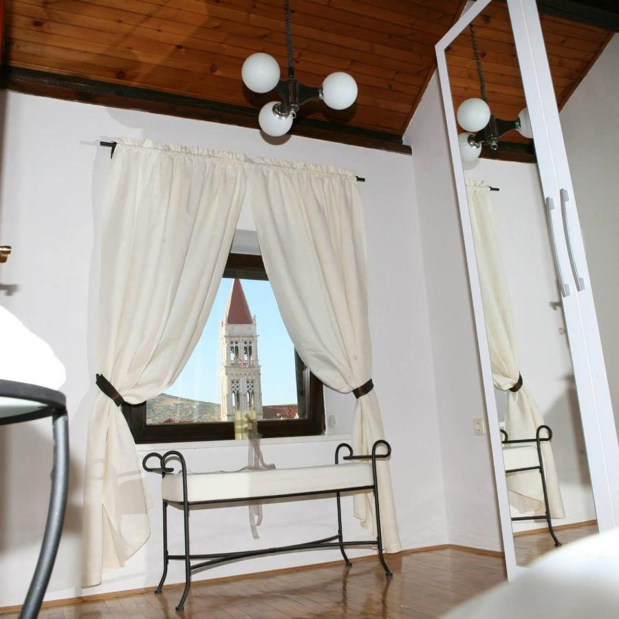 Apartments Filip & Viktoria In The Center Of Trogir Exterior foto