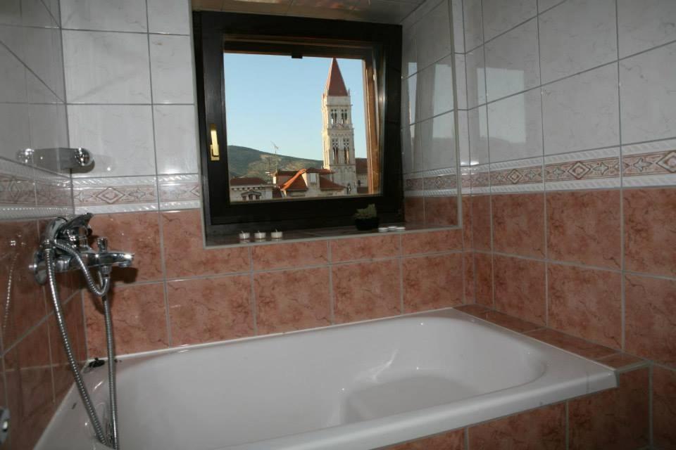 Apartments Filip & Viktoria In The Center Of Trogir Exterior foto